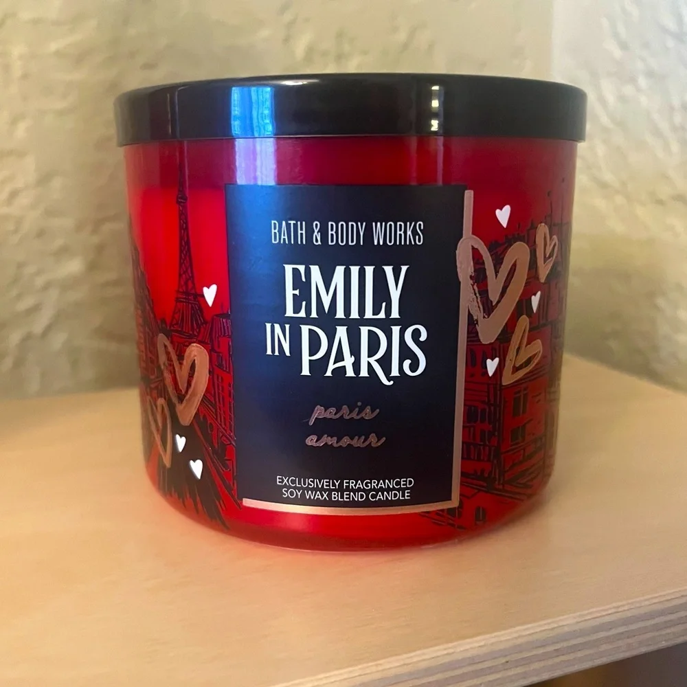 Emily in Paris Paris Amour Candle & Fragrance Set Bath and Body Works - Picture 1 of 5